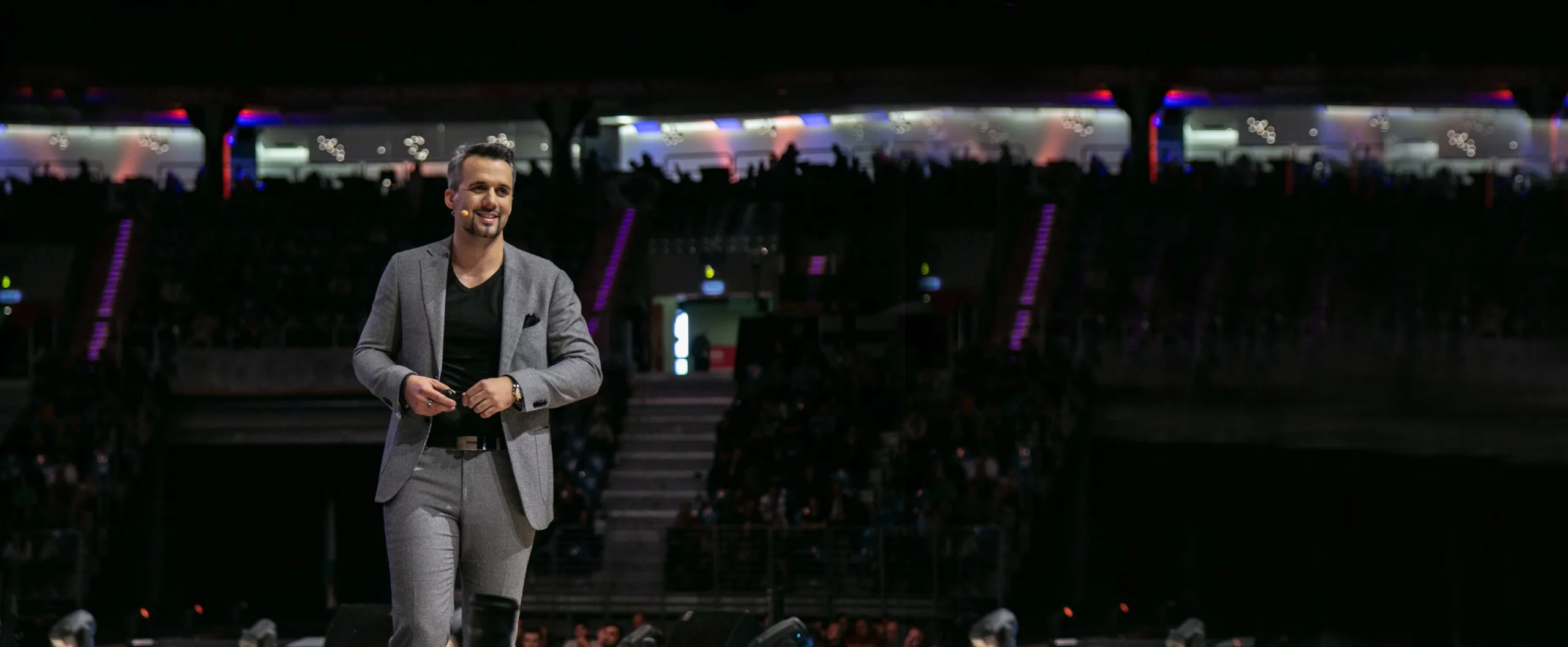 Felix Lenhard on Stage